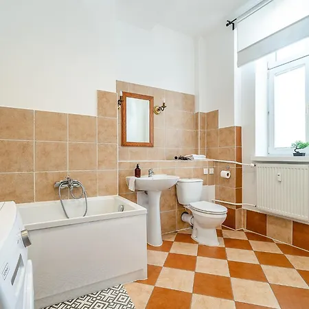 Przy Piotrkowskiej Lodz (Lodz)